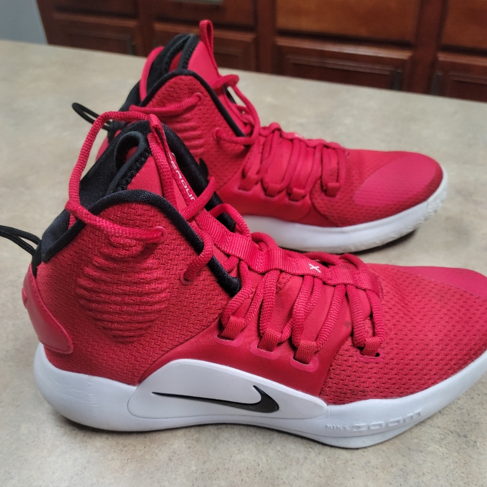 Red nike hyperdunks